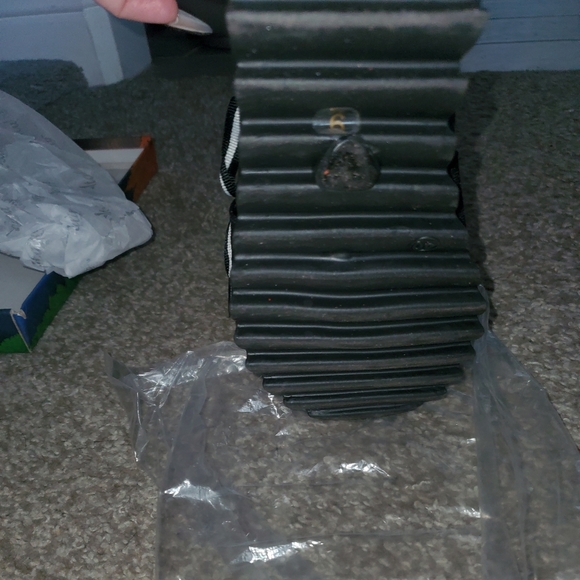 Shoes - Picture 10 of 11